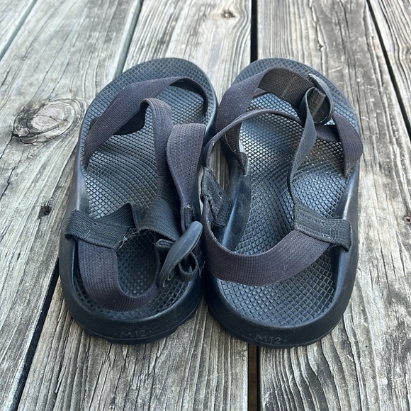 Men’s Black Chacos - Picture 2 of 5